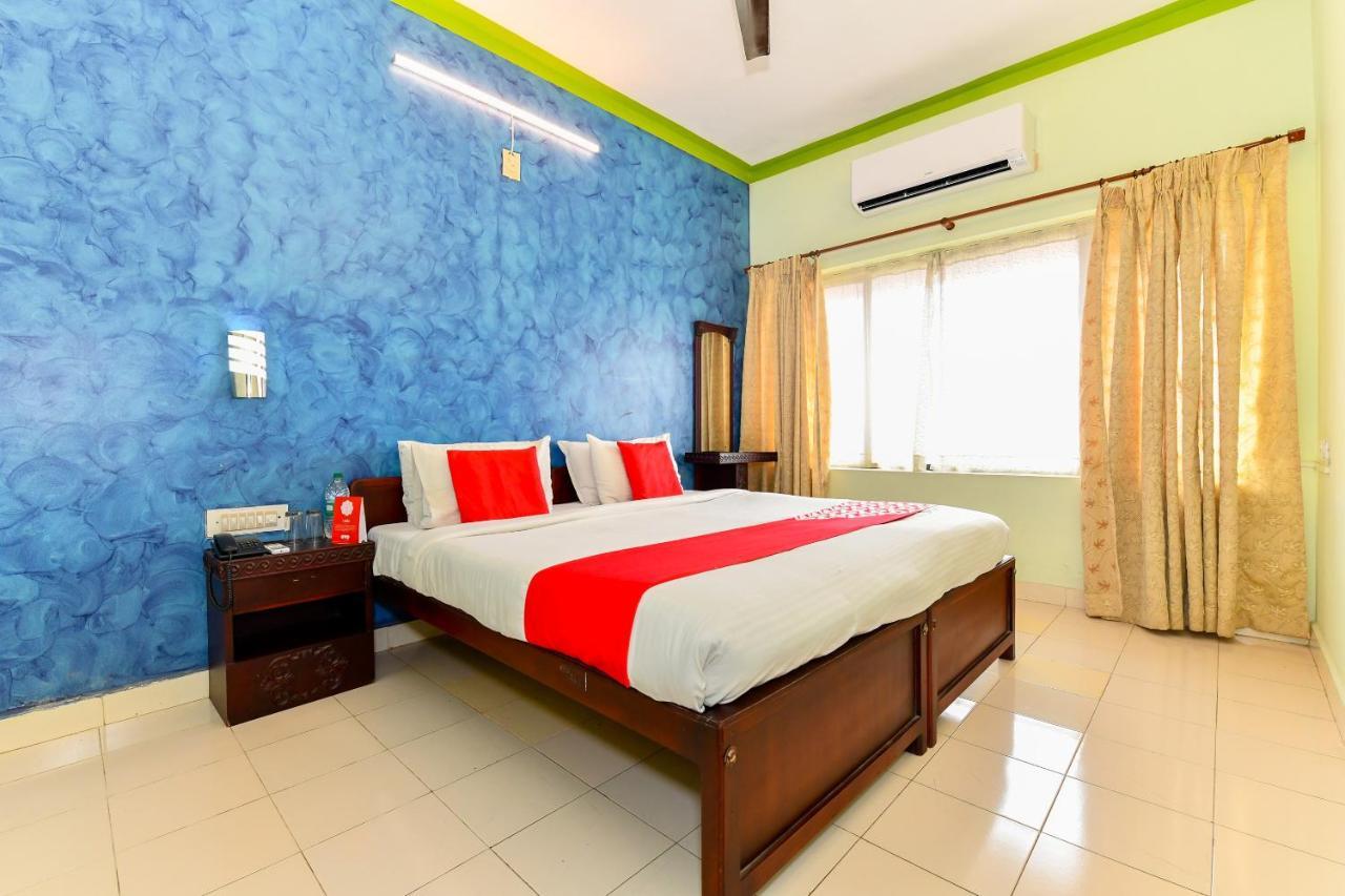 Oyo Flagship 9560 Hotel Bellwether Kochi Kültér fotó