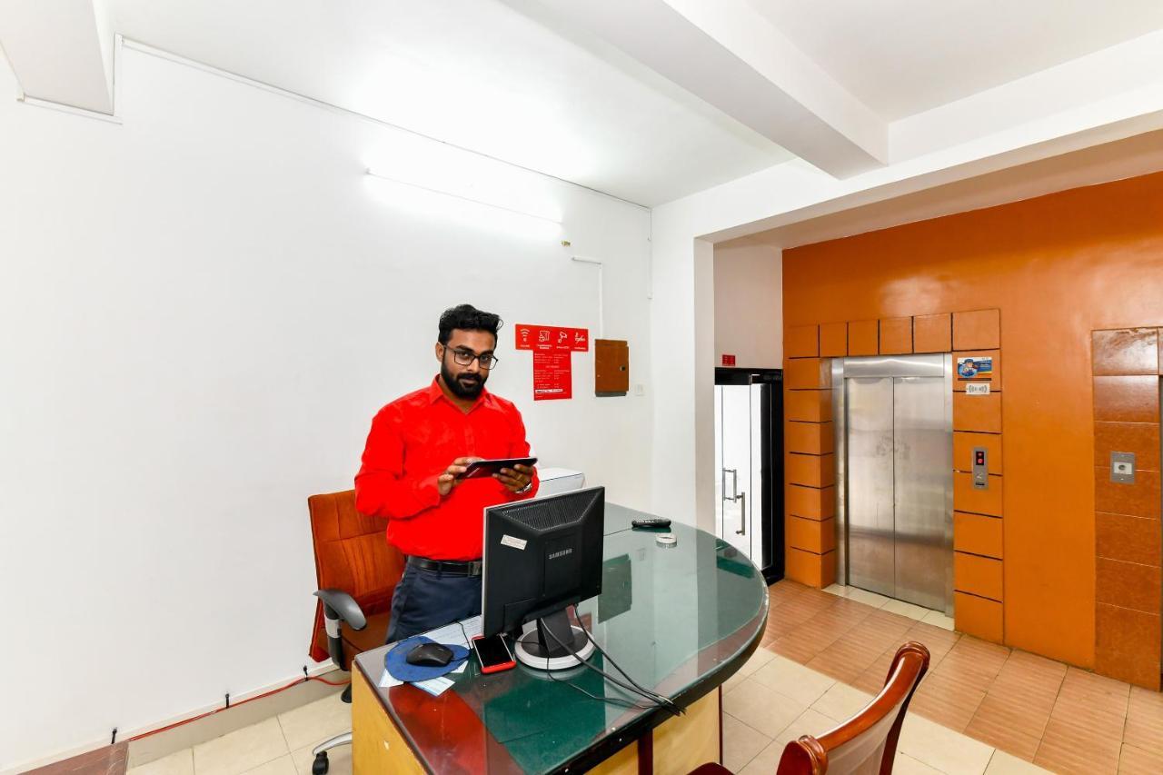 Oyo Flagship 9560 Hotel Bellwether Kochi Kültér fotó