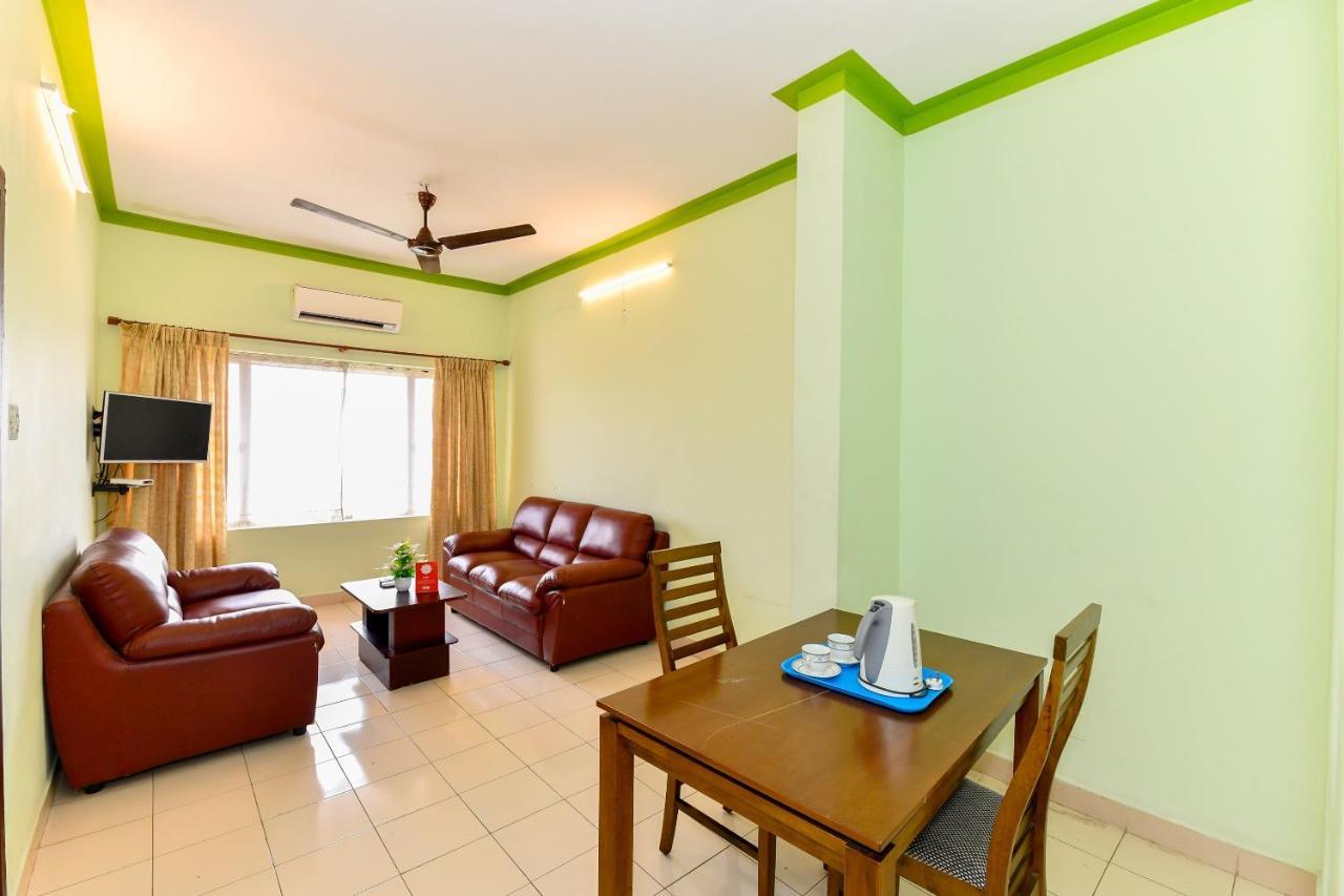 Oyo Flagship 9560 Hotel Bellwether Kochi Kültér fotó
