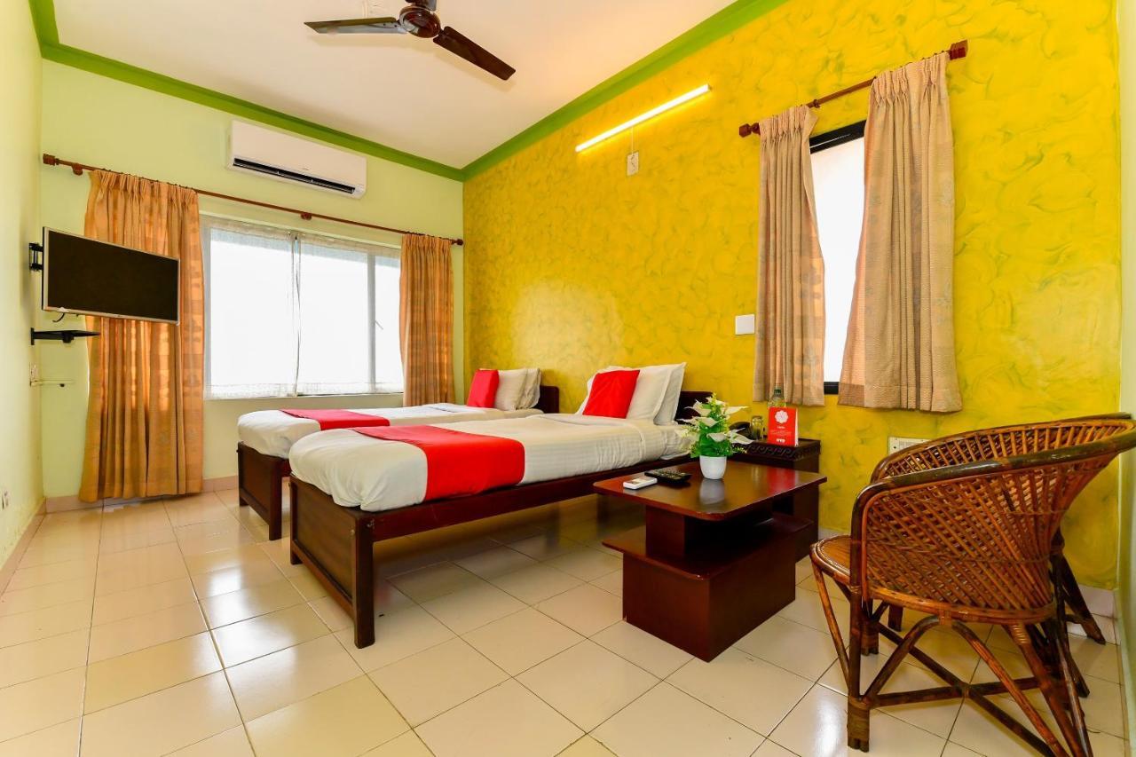 Oyo Flagship 9560 Hotel Bellwether Kochi Kültér fotó