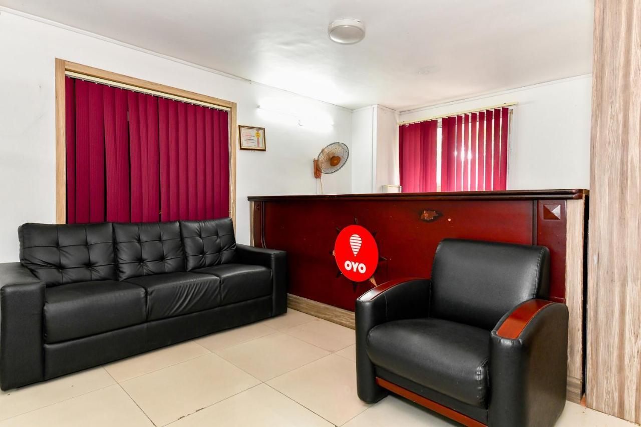 Oyo Flagship 9560 Hotel Bellwether Kochi Kültér fotó