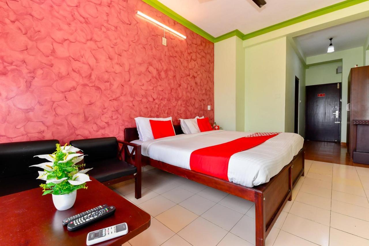 Oyo Flagship 9560 Hotel Bellwether Kochi Kültér fotó